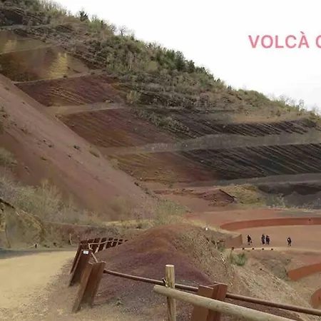Mosqueroles Casa En Castellfollit De La Roca بيت للعطل خيرونا
